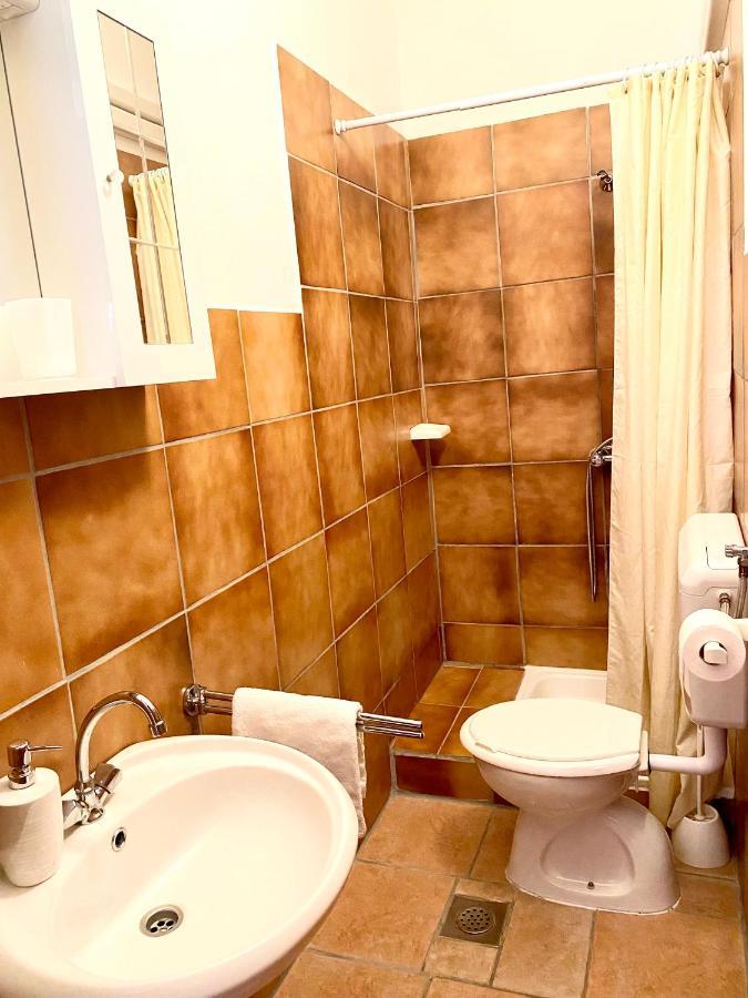 E & E Hotel Medulin Bagian luar foto