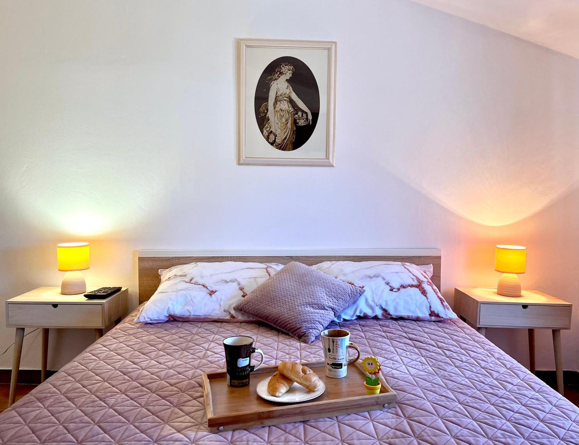 E & E Hotel Medulin Bagian luar foto