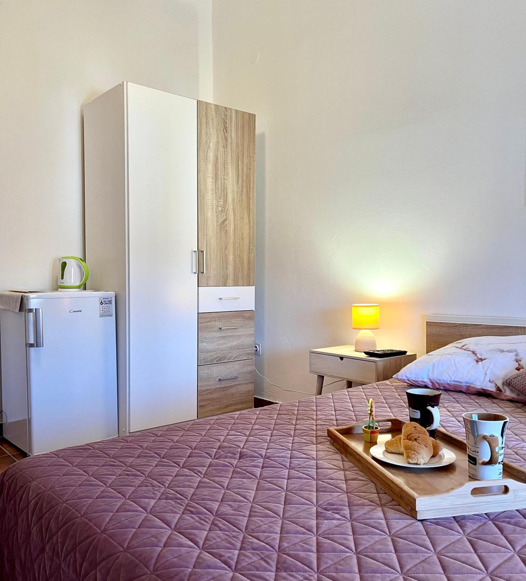 E & E Hotel Medulin Bagian luar foto