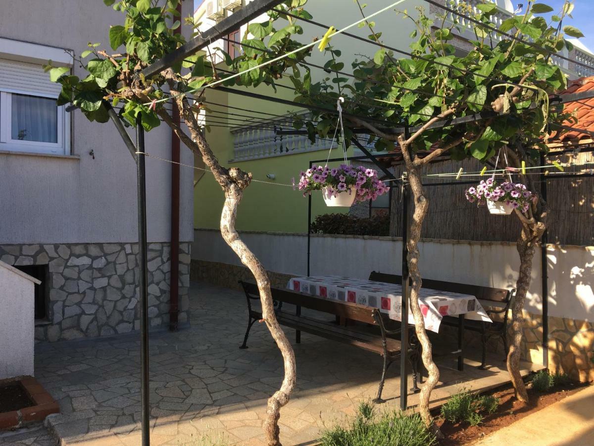 E & E Hotel Medulin Bagian luar foto